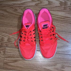 Size 9 Nikes